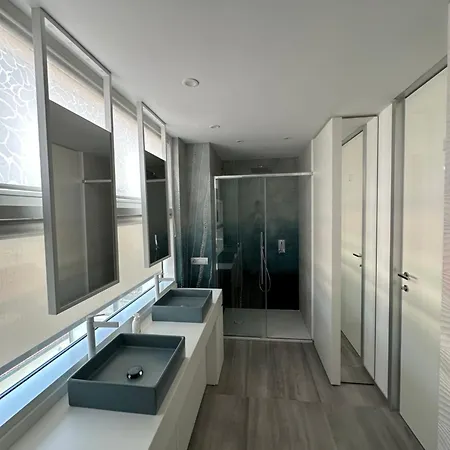 Appartamento Luxury Fronte Mare Con Ombrellone