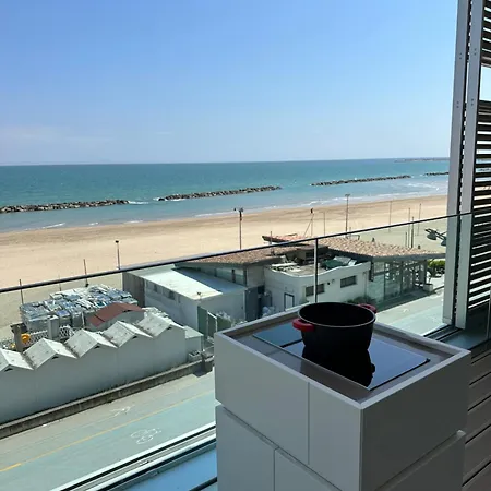 Luxury Fronte Mare Con Ombrellone Appartamento *