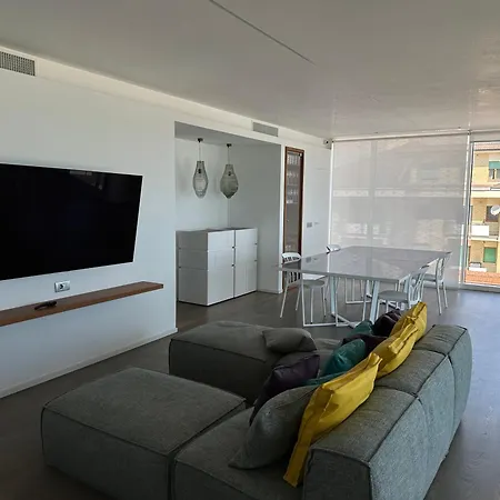 Appartamento Luxury Fronte Mare Con Ombrellone *